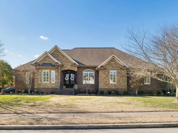 1035 Dorset Dr, Hendersonville, TN 37075