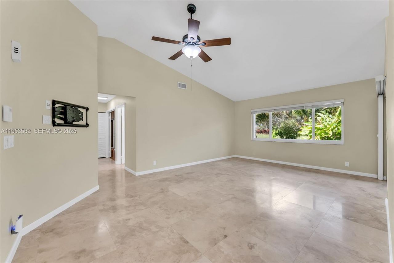 450 NW 201st Ave, Pembroke Pines, FL 33029 Photo