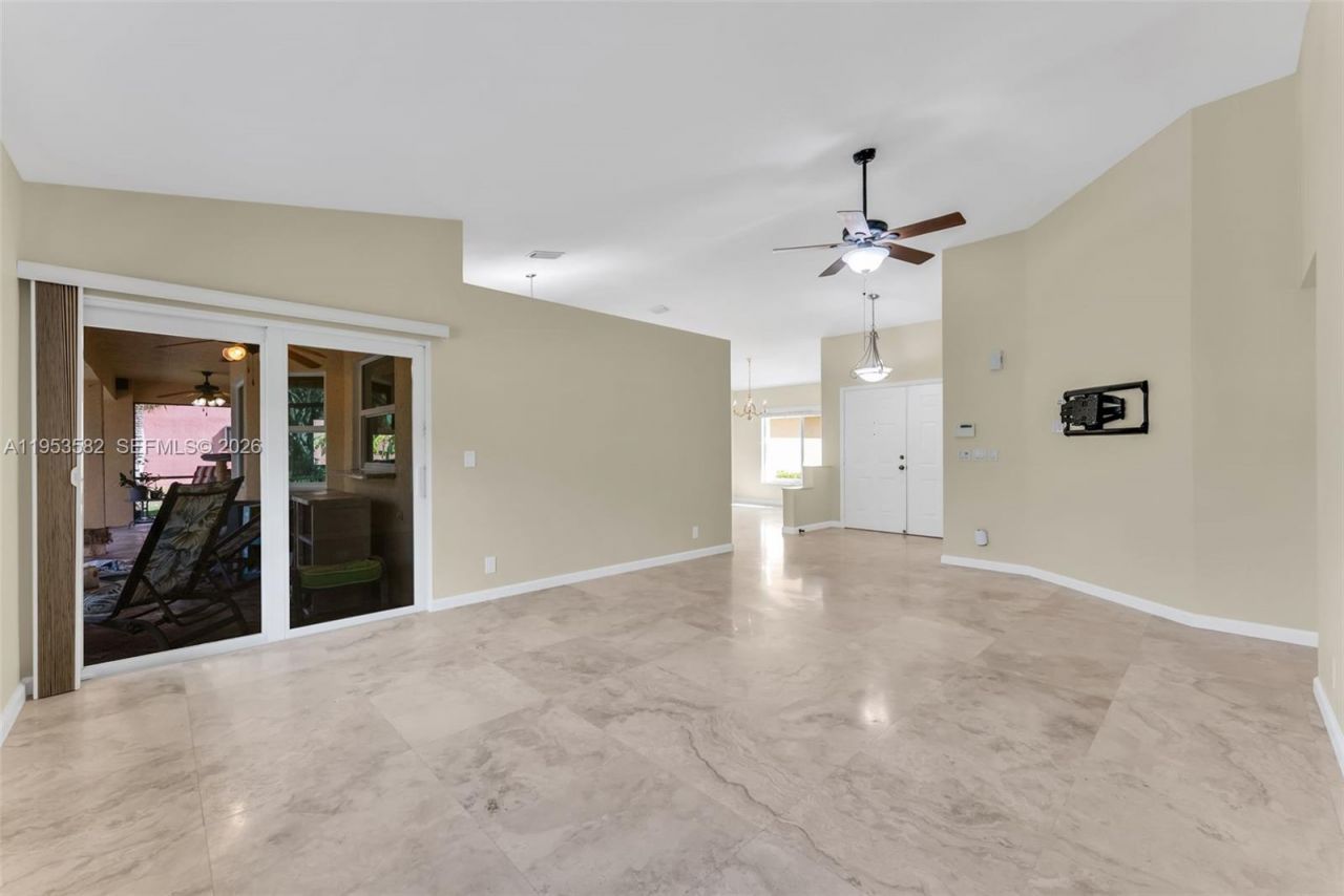 450 NW 201st Ave, Pembroke Pines, FL 33029 Photo