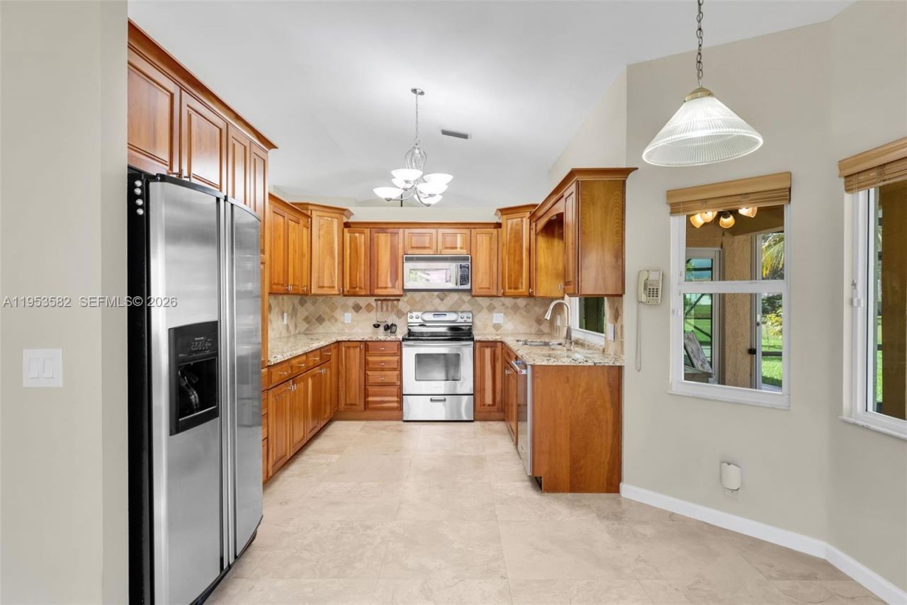 450 NW 201st Ave, Pembroke Pines, FL 33029 Photo