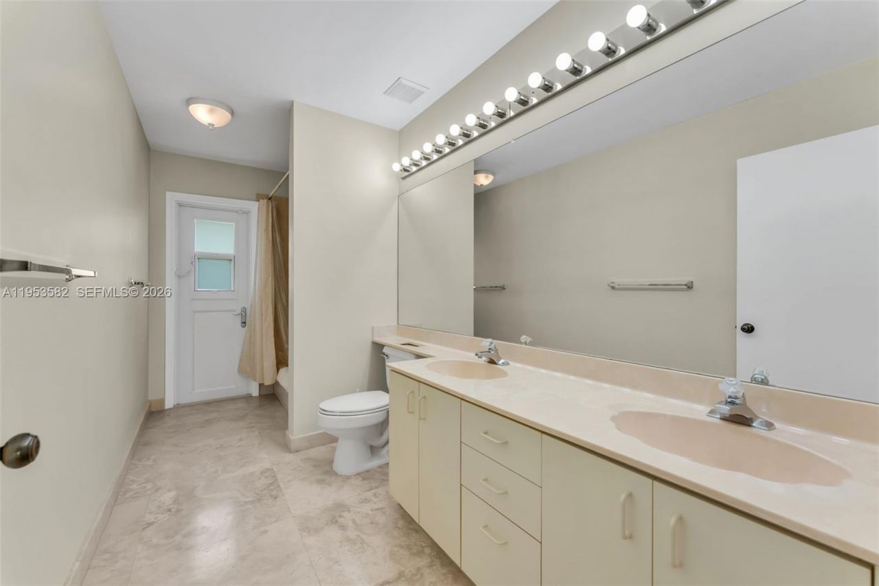 450 NW 201st Ave, Pembroke Pines, FL 33029 Photo