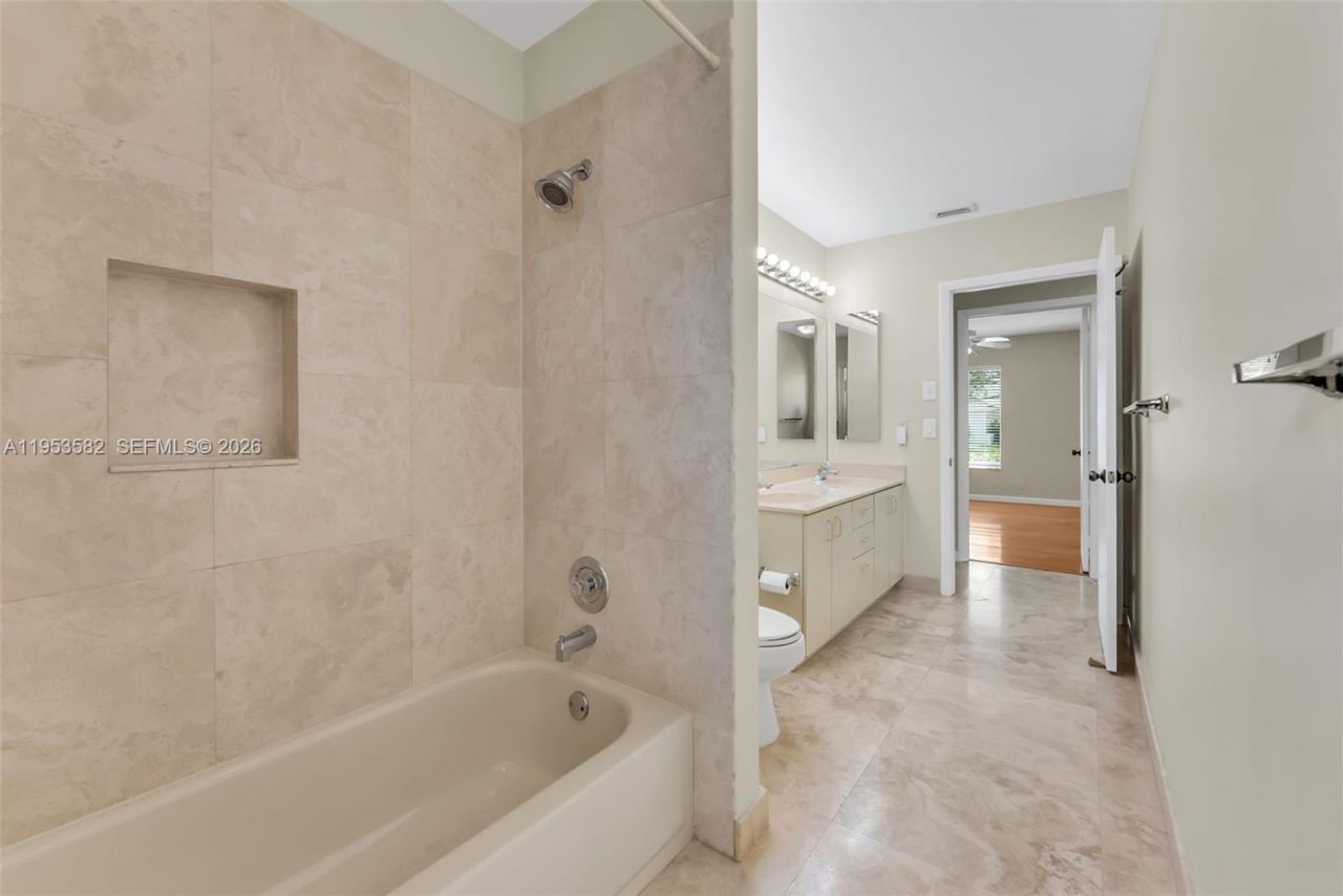 450 NW 201st Ave, Pembroke Pines, FL 33029 Photo