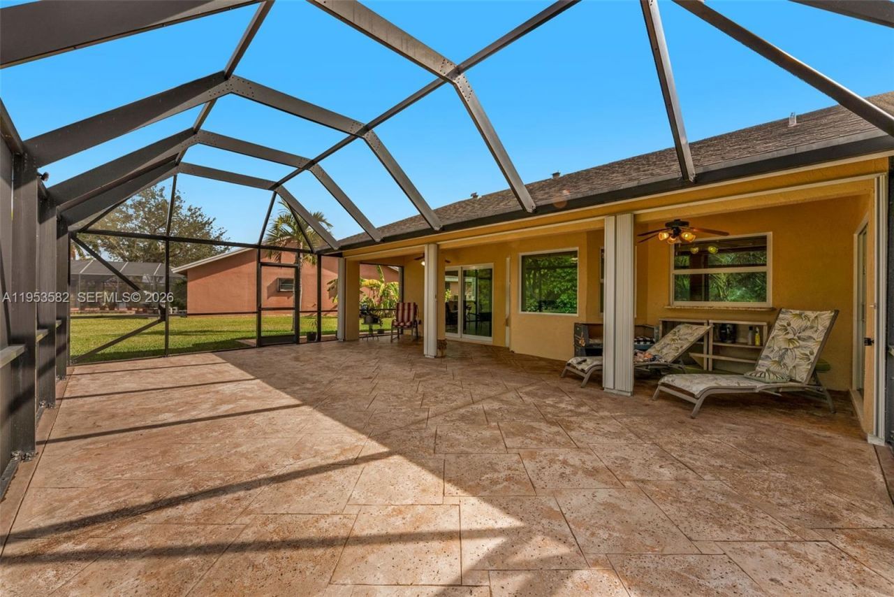 450 NW 201st Ave, Pembroke Pines, FL 33029 Photo