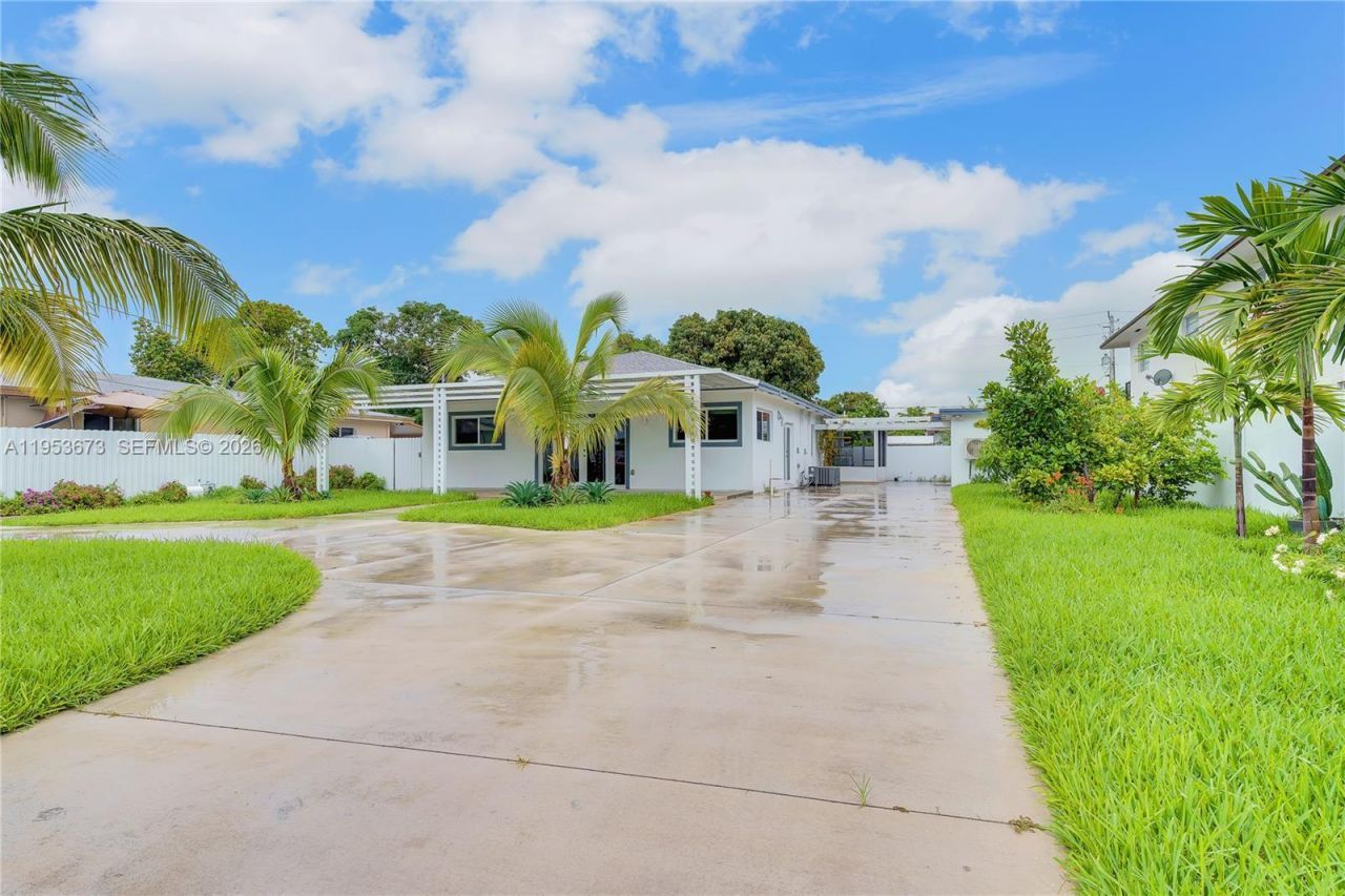 2247 NW 2nd St, Miami, FL 33125 Photo