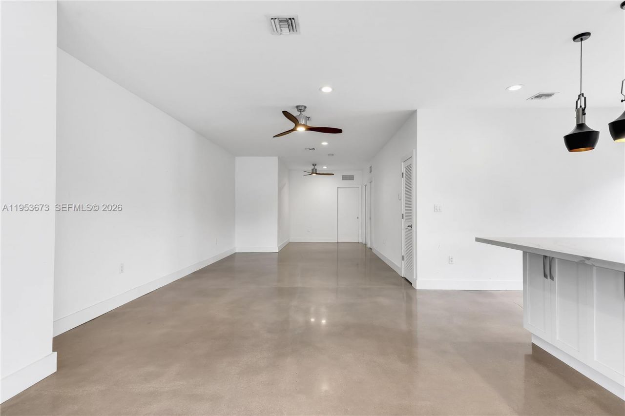 2247 NW 2nd St, Miami, FL 33125 Photo