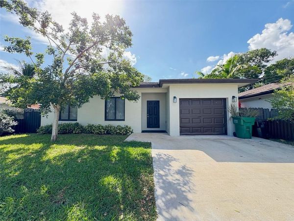 2518 NW 9th Pl , Fort Lauderdale, FL 33311