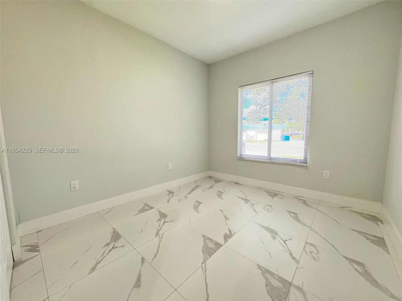 2518 NW 9th Pl, Fort Lauderdale, FL 33311 Photo