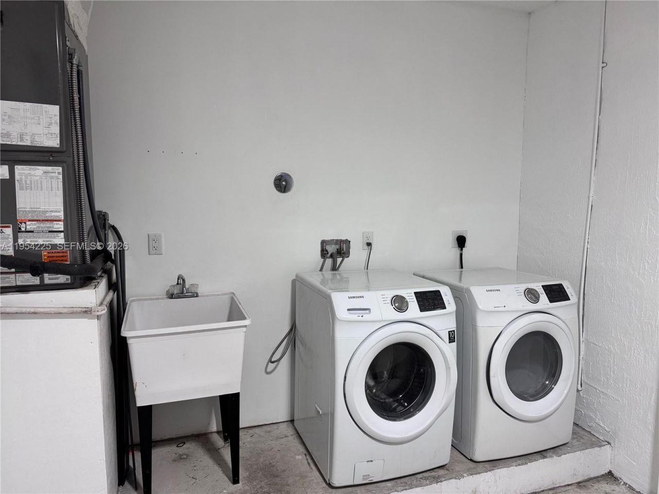 2518 NW 9th Pl, Fort Lauderdale, FL 33311 Photo