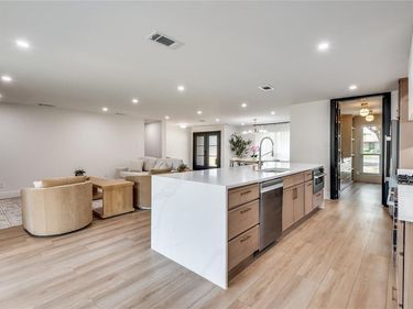 3895 Antigua Circle, Dallas, TX 75244