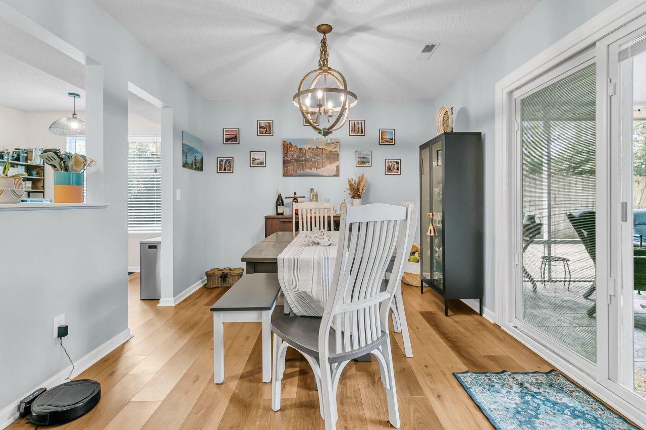 1415 Oaklanding Road Photo 10