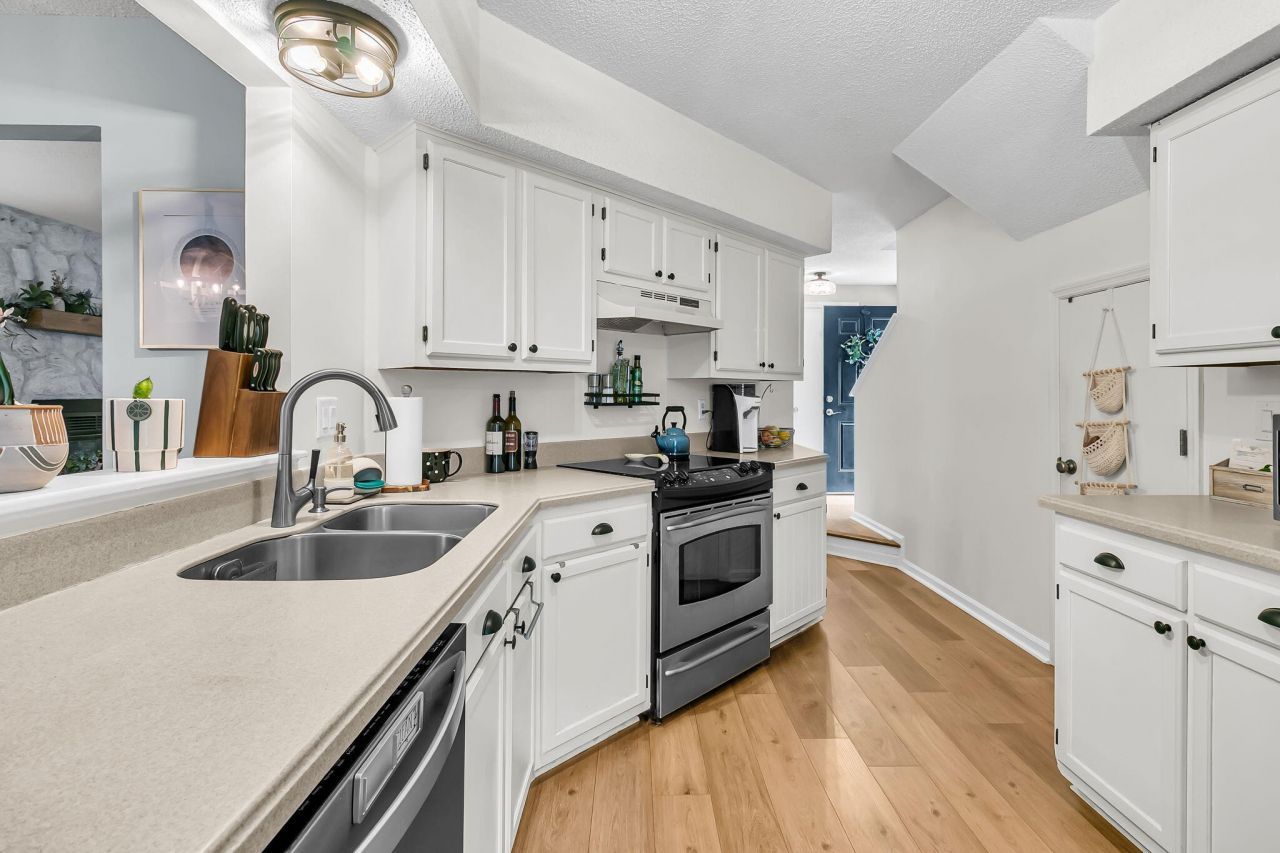 1415 Oaklanding Road Photo 12