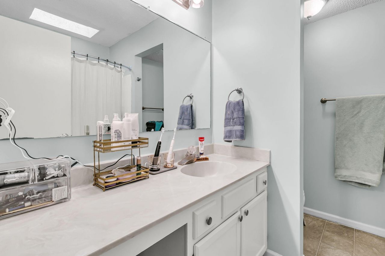 1415 Oaklanding Road Photo 25