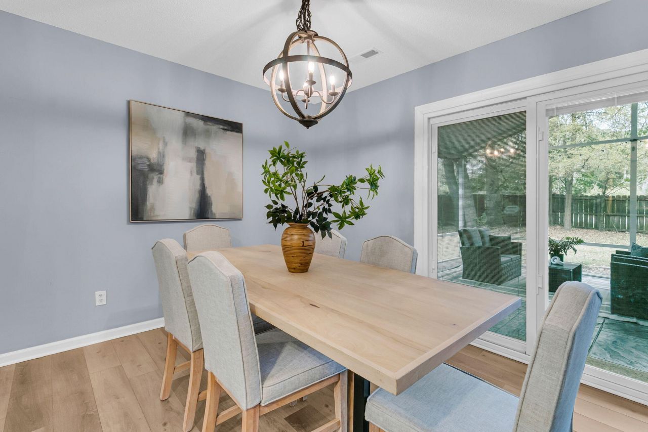 1415 Oaklanding Road Photo 7