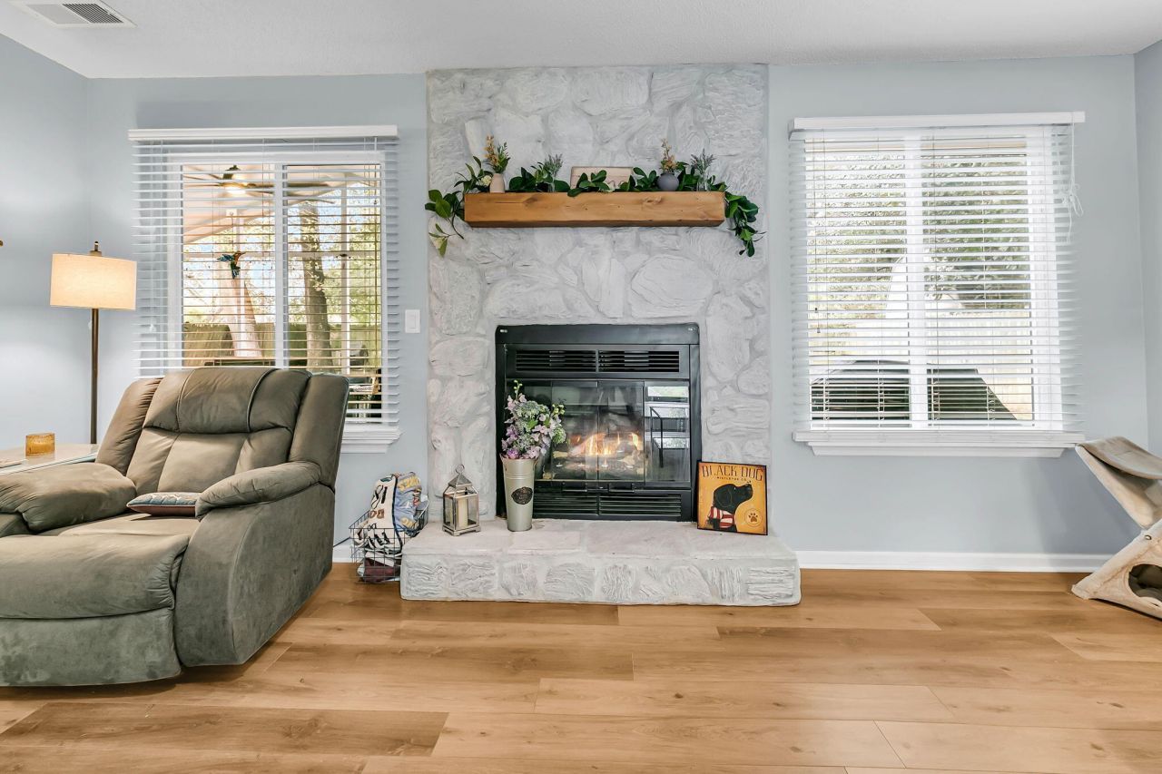 1415 Oaklanding Road Photo 8