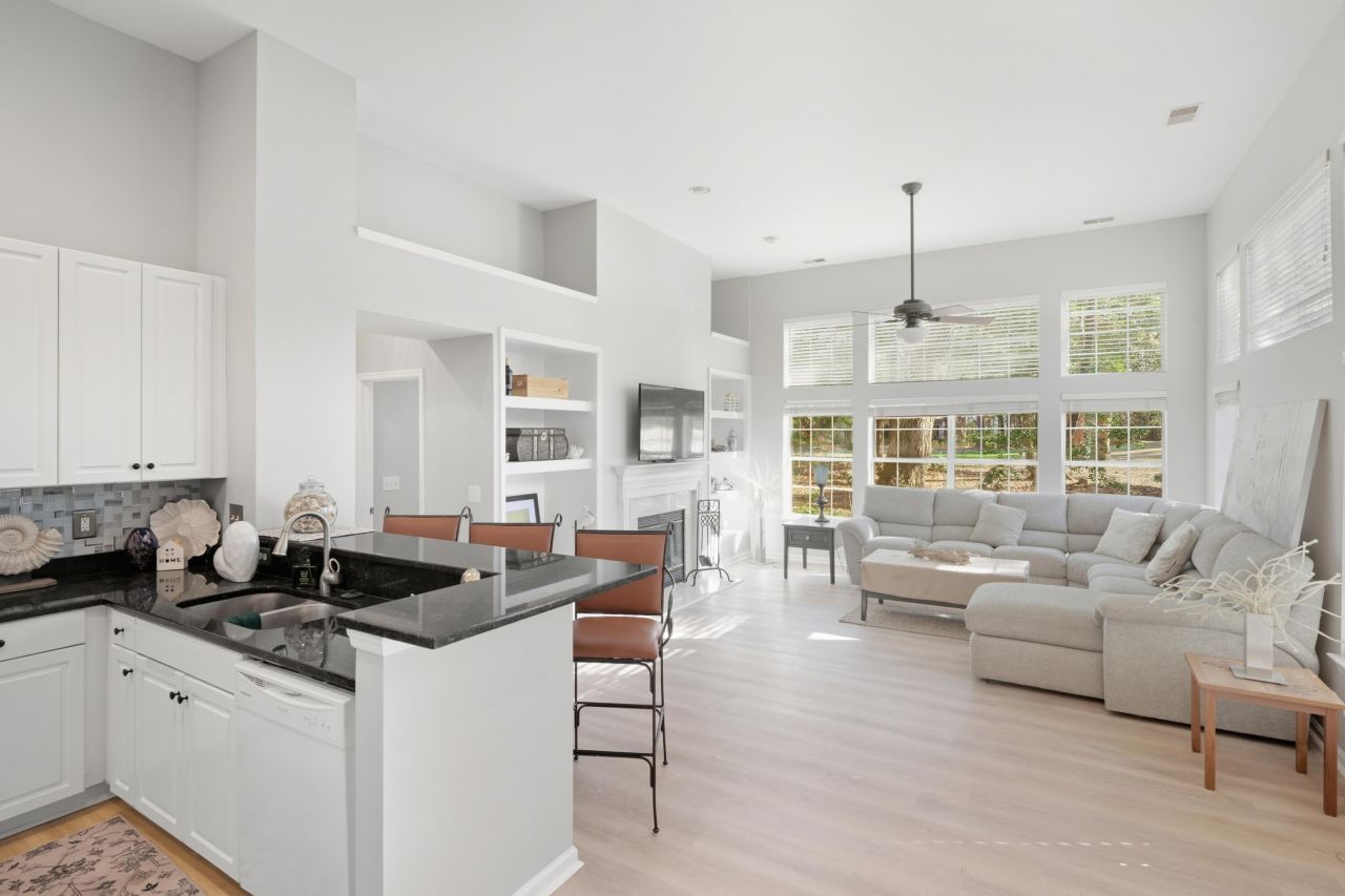 808 Long Drive Road Photo 12