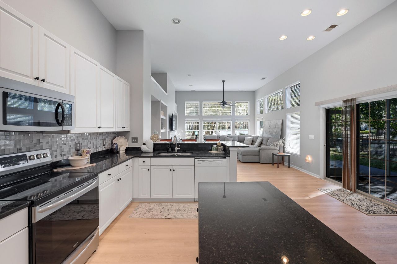 808 Long Drive Road Photo 15