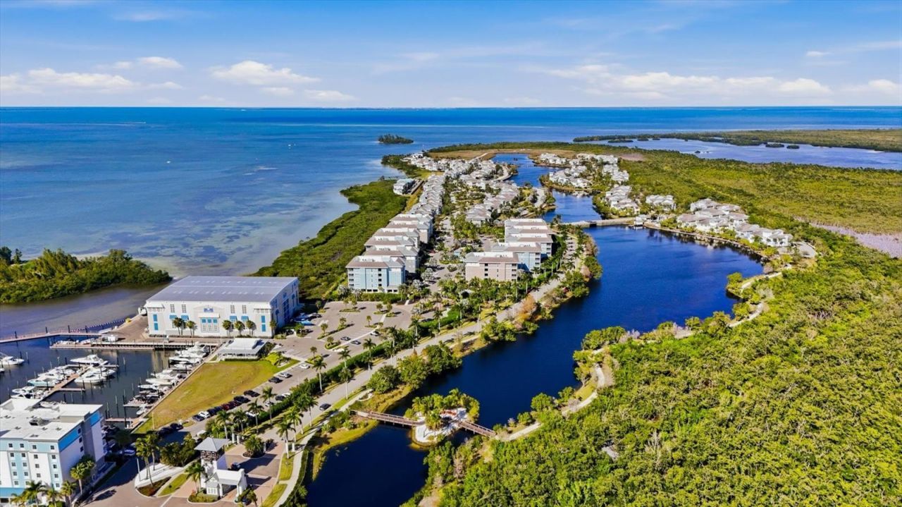 395 Aruba Circle, Unit 303, Bradenton, FL 34209 Photo