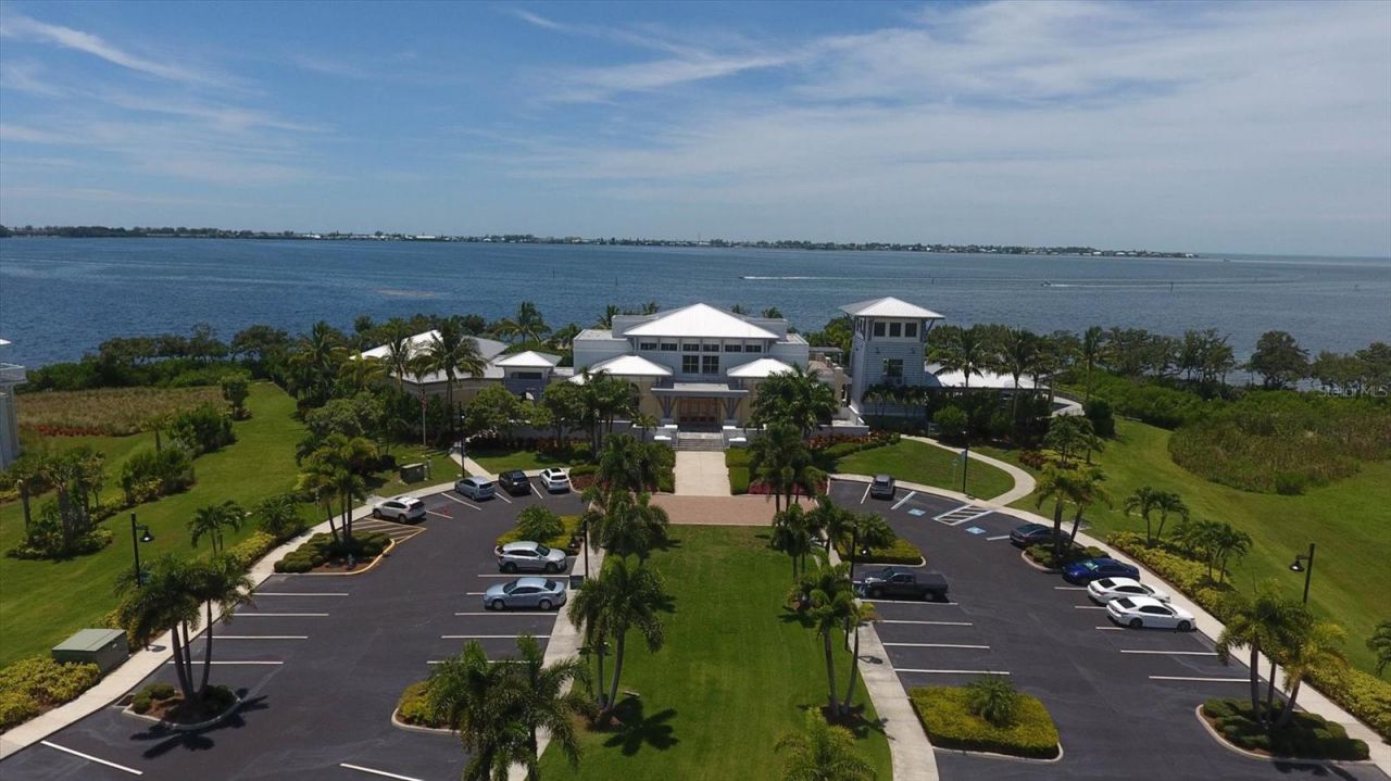 395 Aruba Circle, Unit 303, Bradenton, FL 34209 Photo