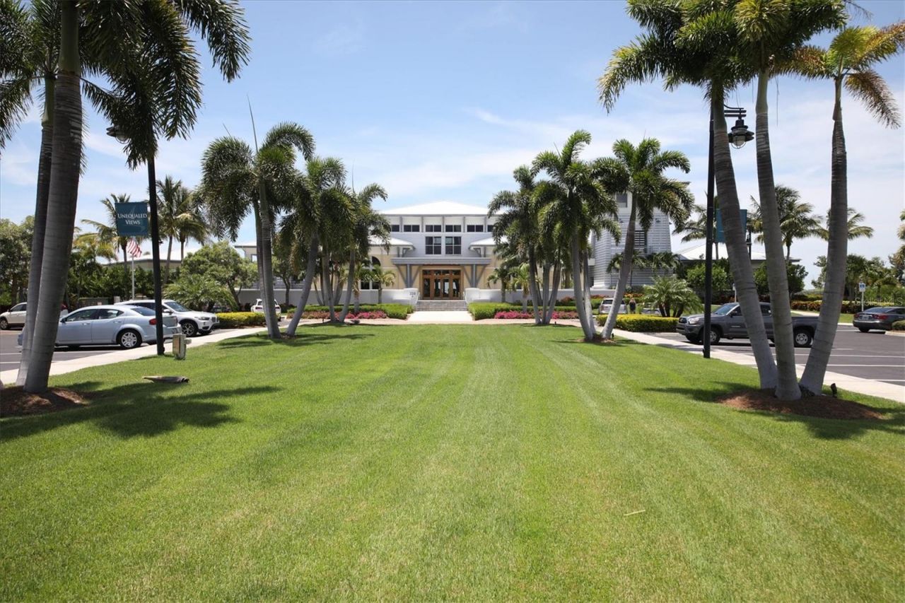 395 Aruba Circle, Unit 303, Bradenton, FL 34209 Photo