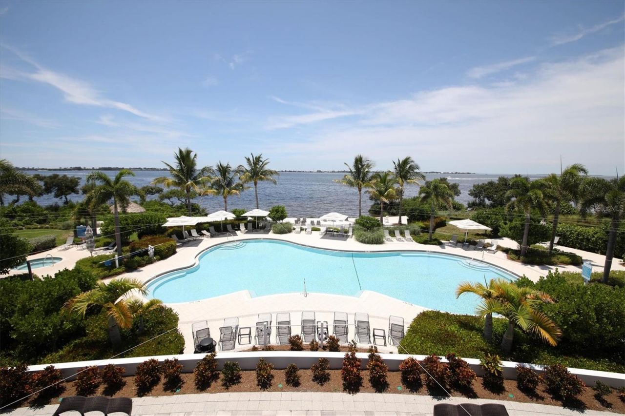 395 Aruba Circle, Unit 303, Bradenton, FL 34209 Photo