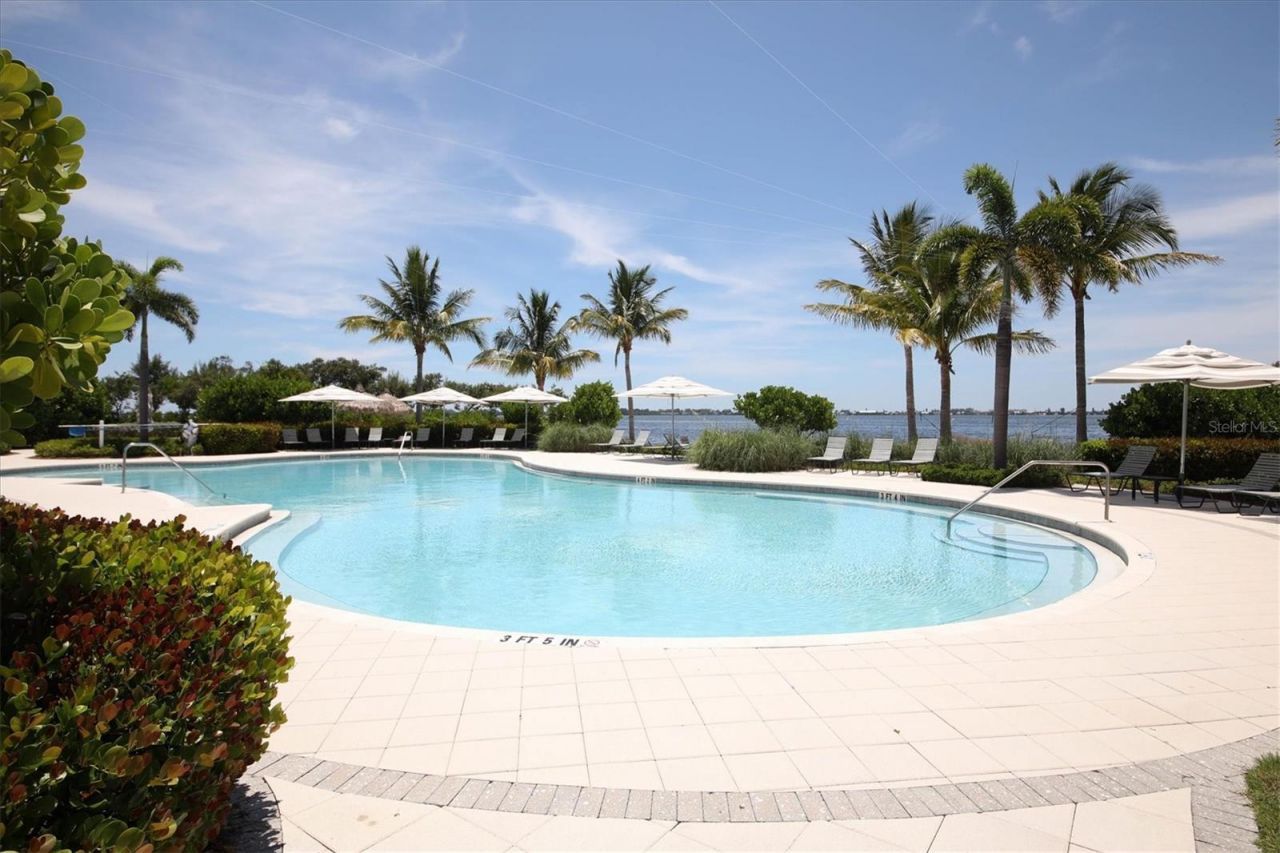 395 Aruba Circle, Unit 303, Bradenton, FL 34209 Photo