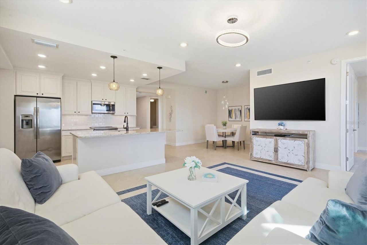 395 Aruba Circle, Unit 303, Bradenton, FL 34209 Photo