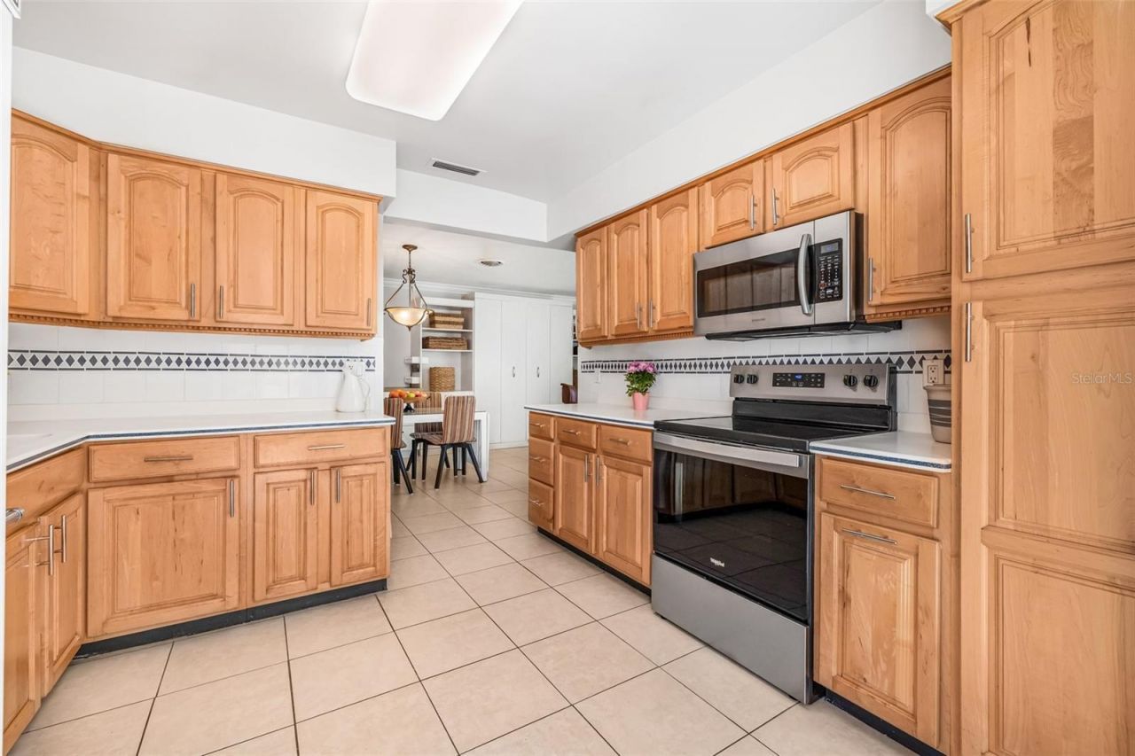 615 10th Avenue Ne, Unit 1, Saint Petersburg, FL 33701 Photo