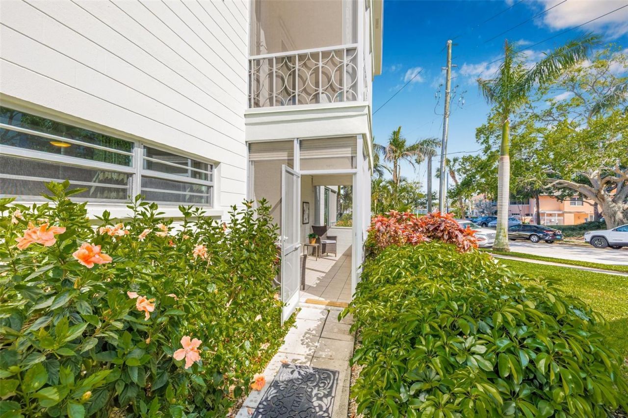 615 10th Avenue Ne, Unit 1, Saint Petersburg, FL 33701 Photo