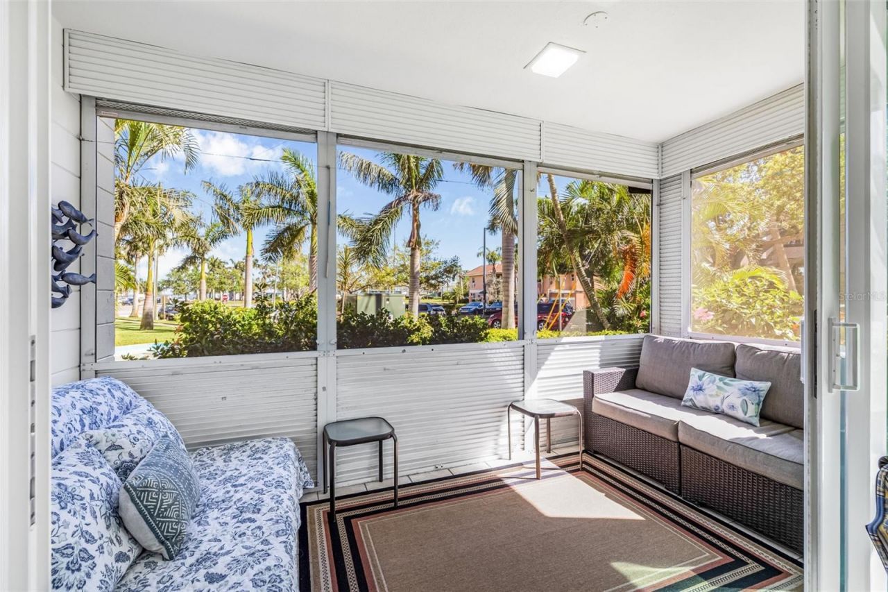 615 10th Avenue Ne, Unit 1, Saint Petersburg, FL 33701 Photo