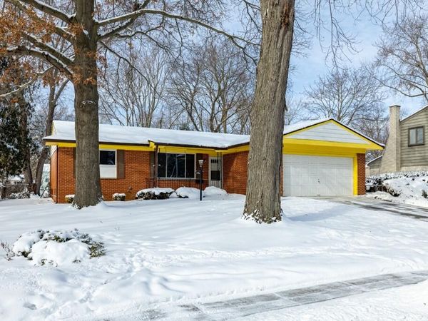 500 Old Creek Drive, Saline, MI 48176