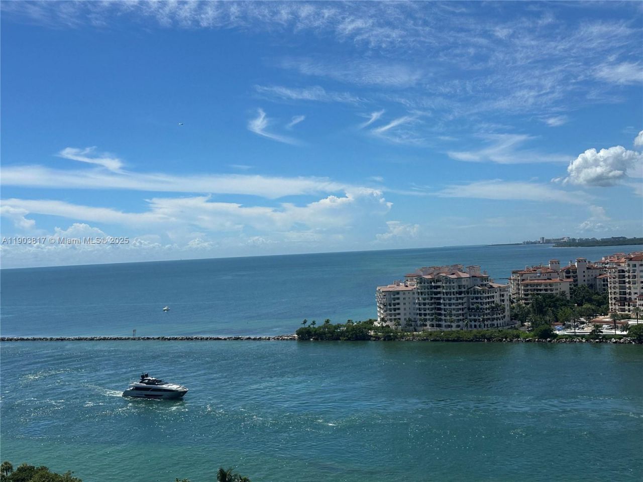 400 S Pointe Dr, Unit 2003, Miami Beach, FL 33139 Photo