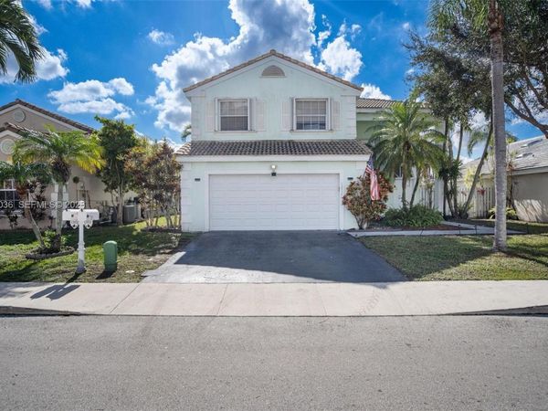 13930 Oak Ridge Dr , Davie, FL 33325