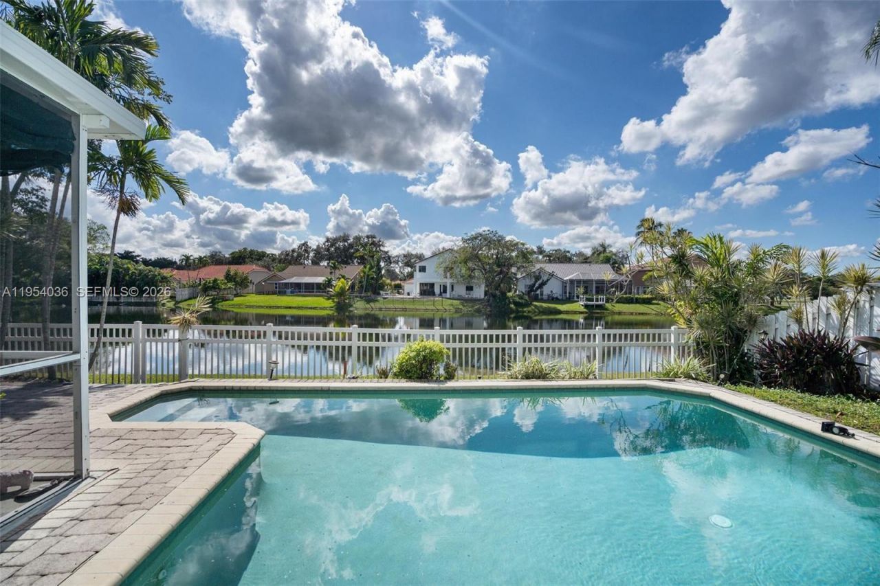 13930 Oak Ridge Dr , Davie, FL 33325 Photo