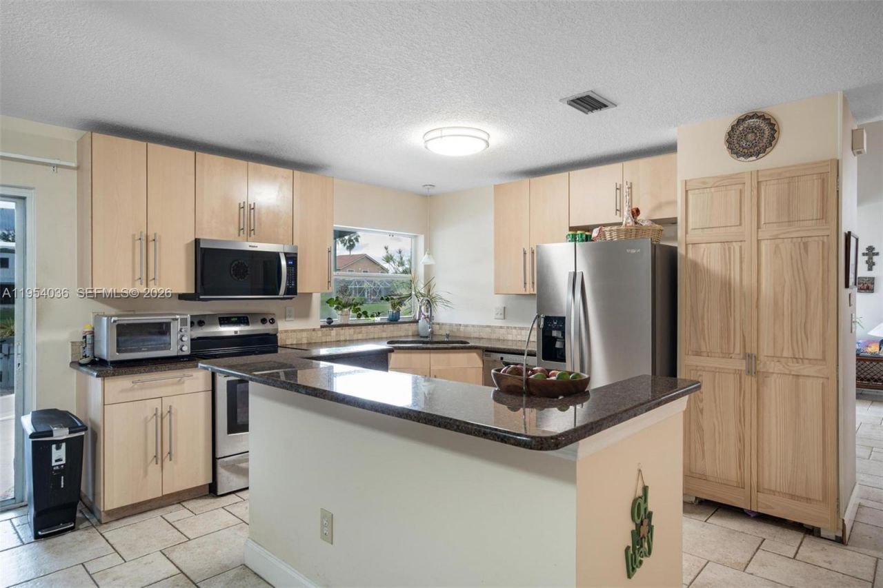 13930 Oak Ridge Dr , Davie, FL 33325 Photo