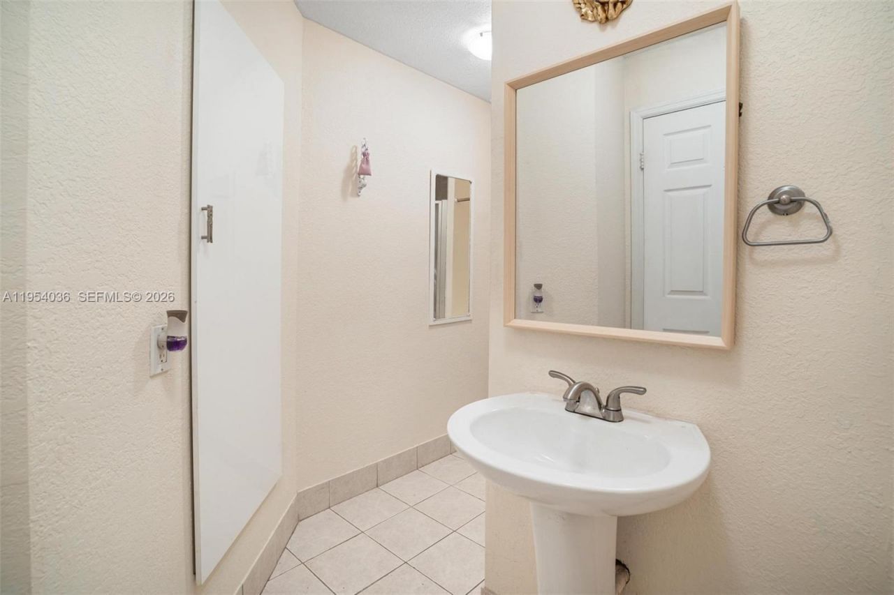 13930 Oak Ridge Dr , Davie, FL 33325 Photo