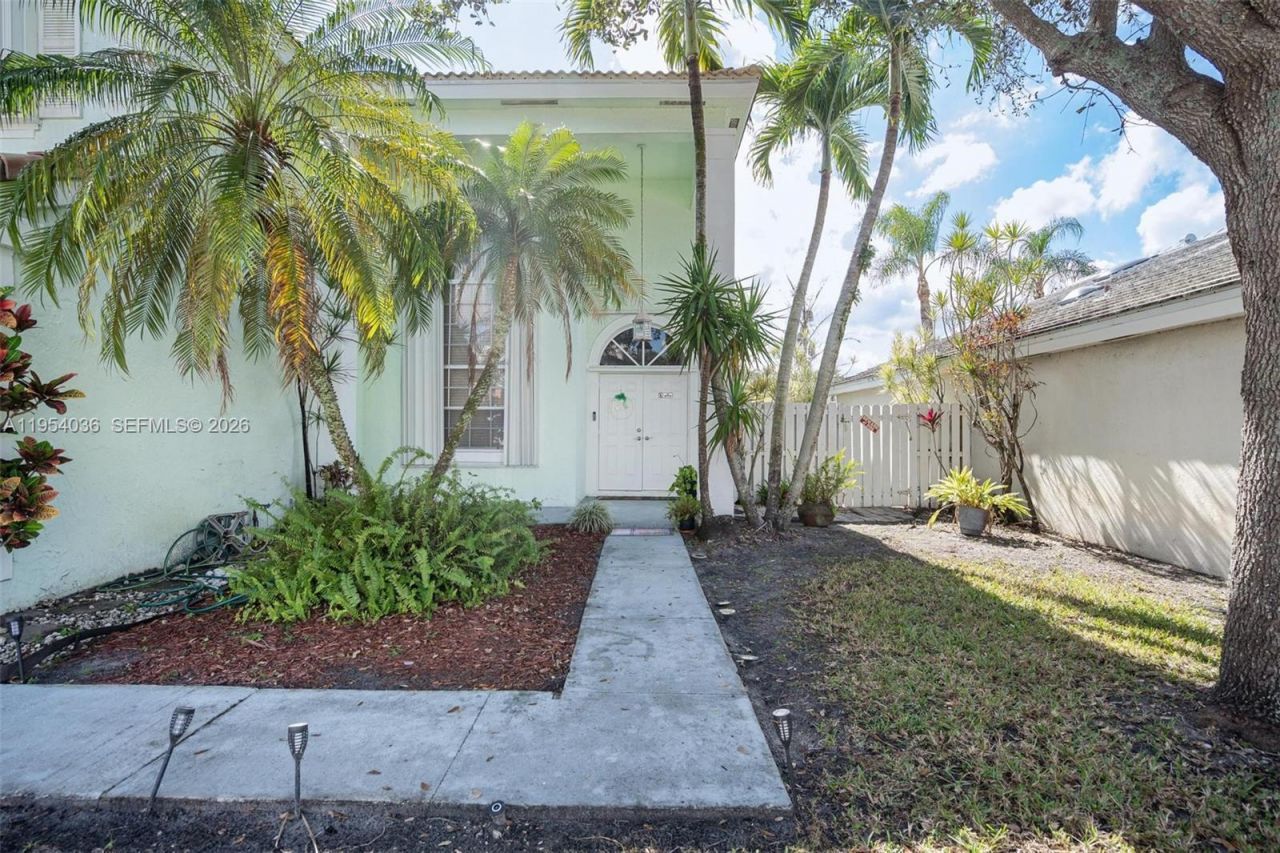 13930 Oak Ridge Dr , Davie, FL 33325 Photo