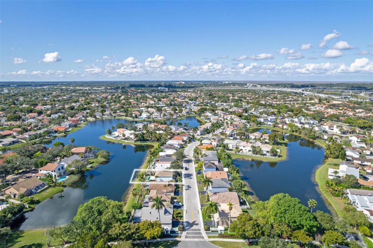 13930 Oak Ridge Dr , Davie, FL 33325 Photo