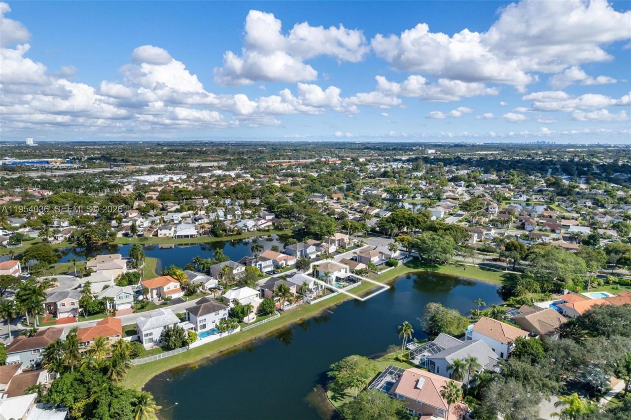 13930 Oak Ridge Dr , Davie, FL 33325 Photo