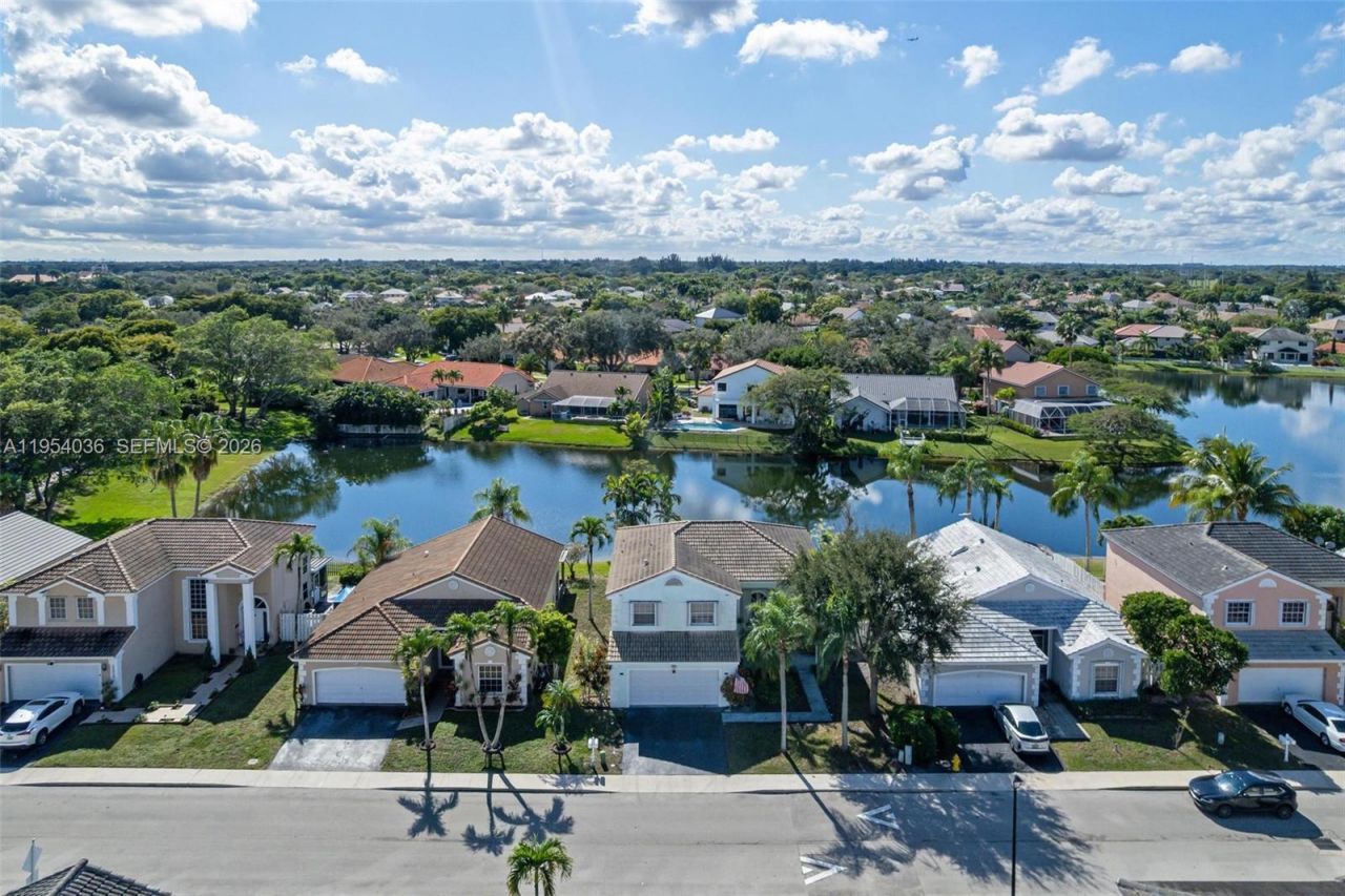 13930 Oak Ridge Dr , Davie, FL 33325 Photo