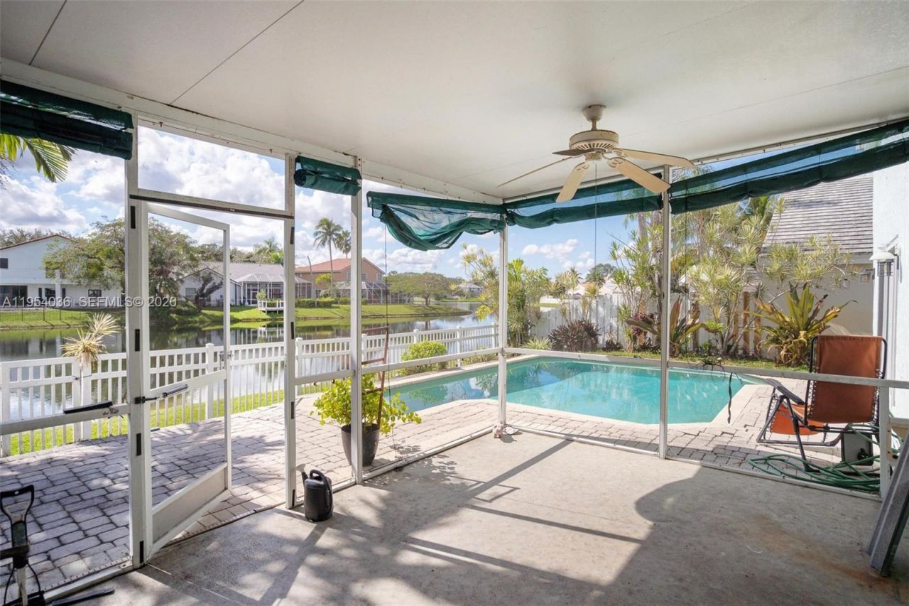 13930 Oak Ridge Dr , Davie, FL 33325 Photo