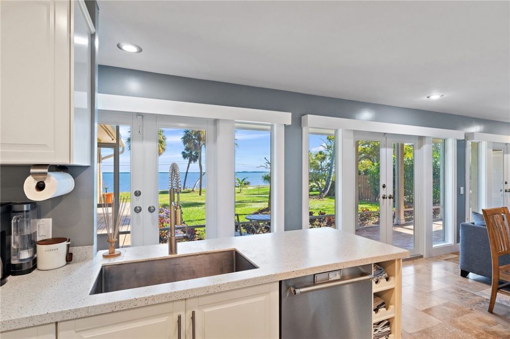 2315 S Indian River Drive, Fort Pierce, FL 34950 Photo