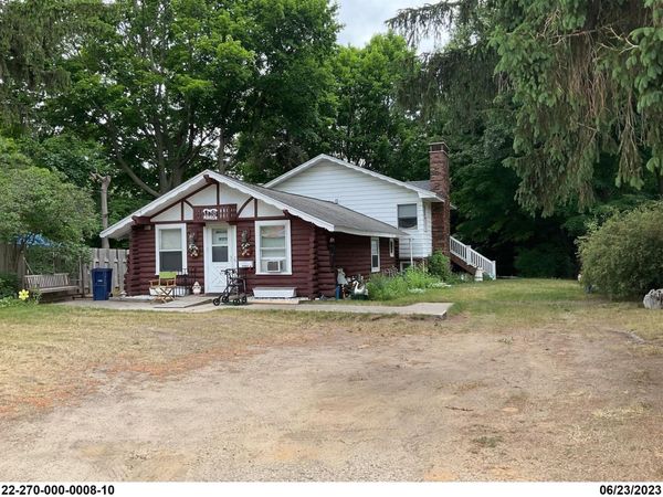 1016 E Colby Street, Whitehall, MI 49461