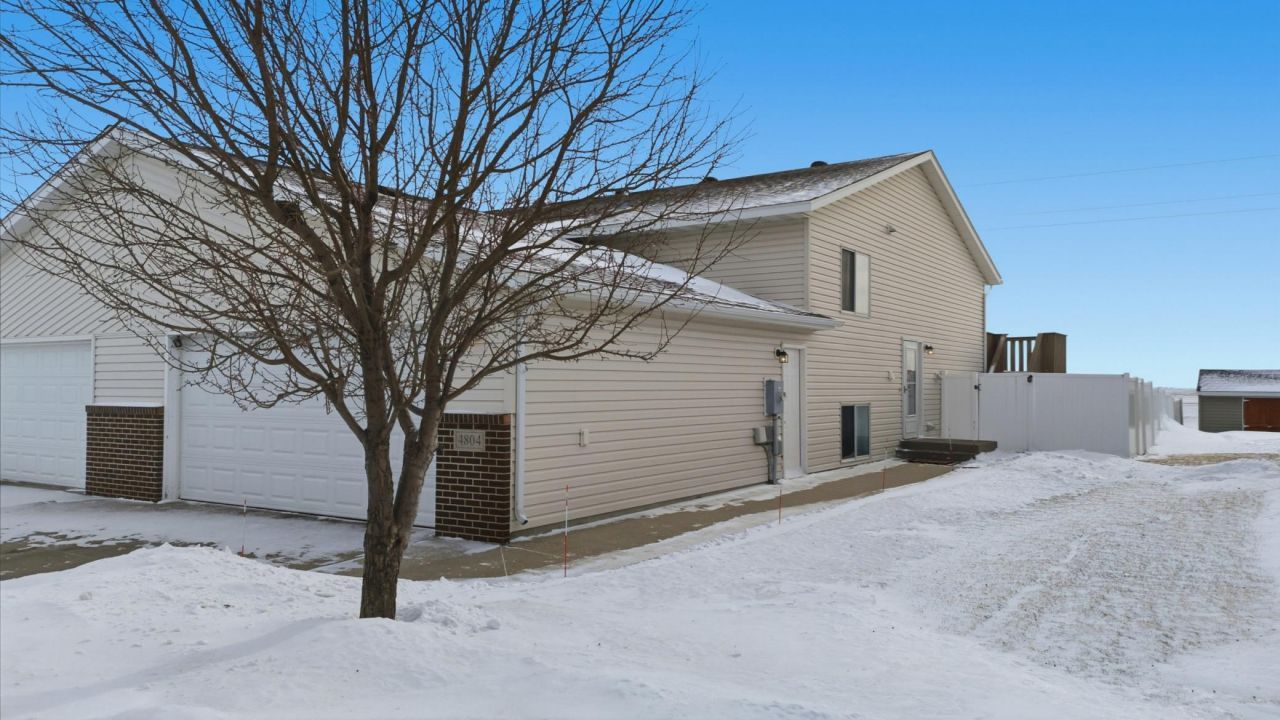 4804 51st Avenue S, Fargo, ND 58104 Main Photo