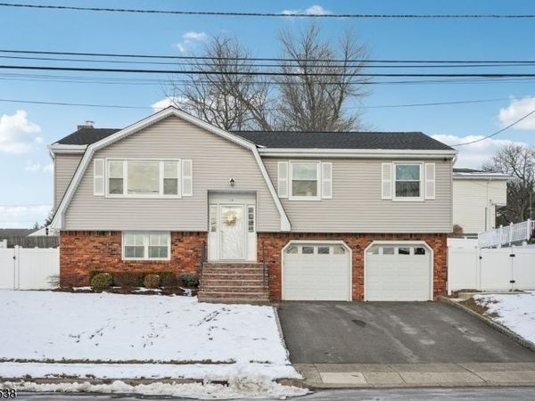 14 Carr Pl, Totowa, NJ 07512