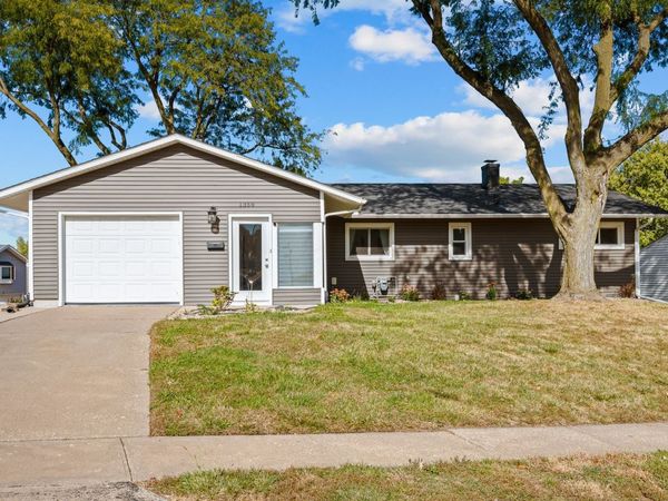 1358 W Garfield Street, Davenport, IA 52804