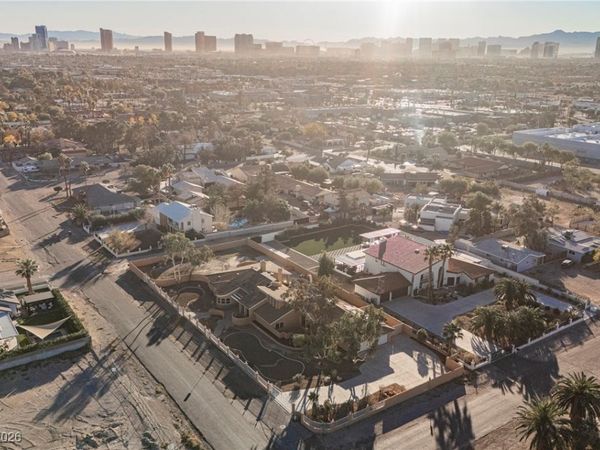 5925 Obannon Drive, Las Vegas, NV 89146