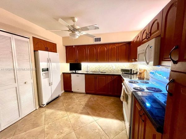 2806 N 46th Ave, Unit D537, Hollywood, FL 33021