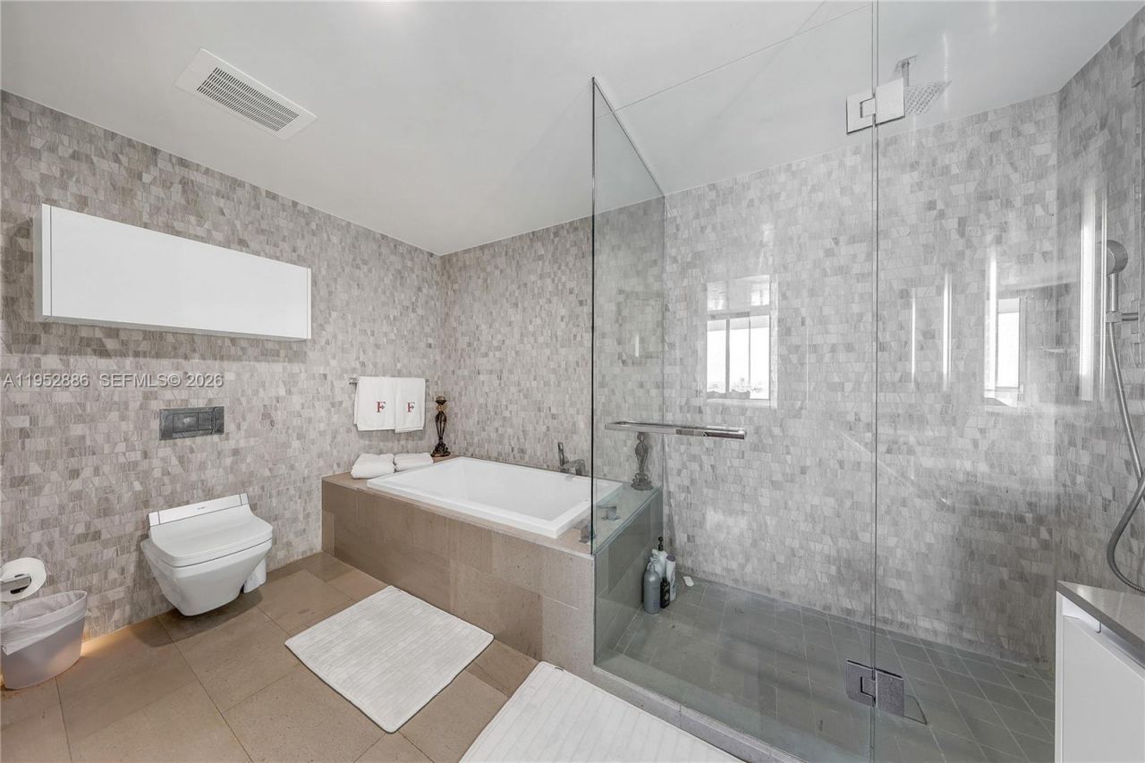 68 SE 6th St , Unit 3309, Miami, FL 33131 Photo