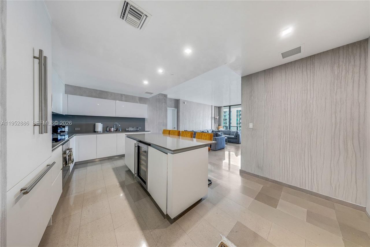 68 SE 6th St , Unit 3309, Miami, FL 33131 Photo