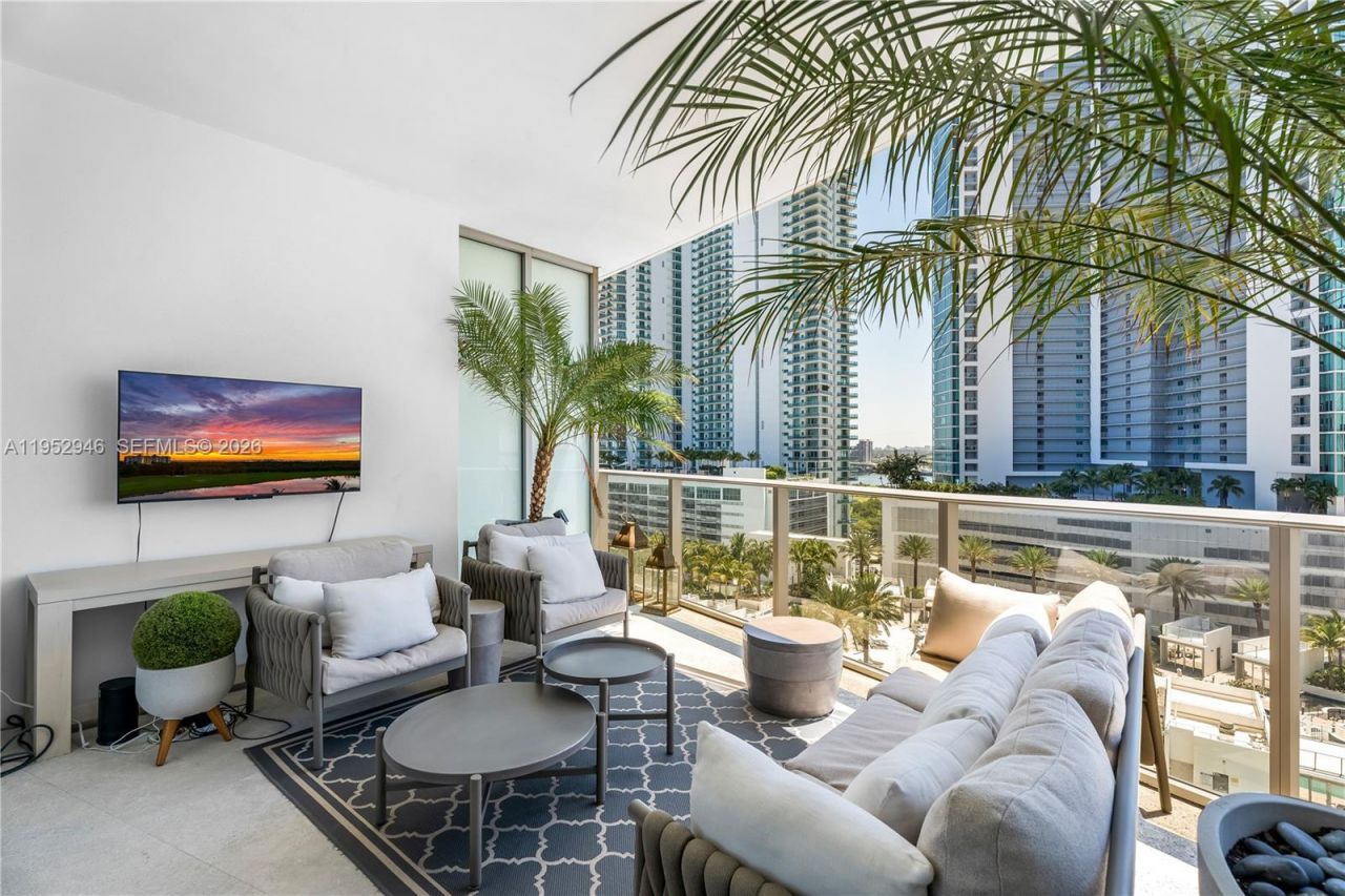 851 NE 1st Avenue , Unit 1409, Miami, FL 33132 Photo